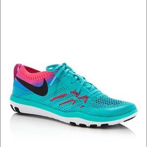 Women's Free TR Focus Flyknit Lace Up Sneakers 8